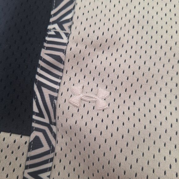 Under Armour UA Baseline Pro Mesh Shorts Womens Medium 5" Black Taupe $50 NWT - Picture 2 of 8